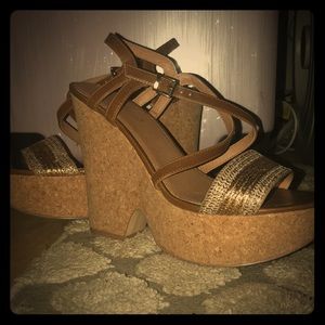 Super Light cork wedges with gold and brown trim